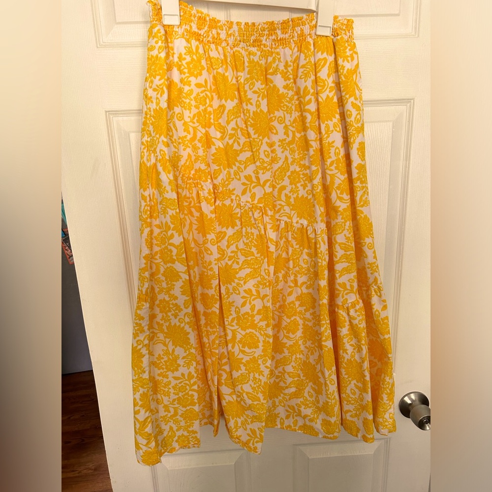 Beautiful mid summer skirt.